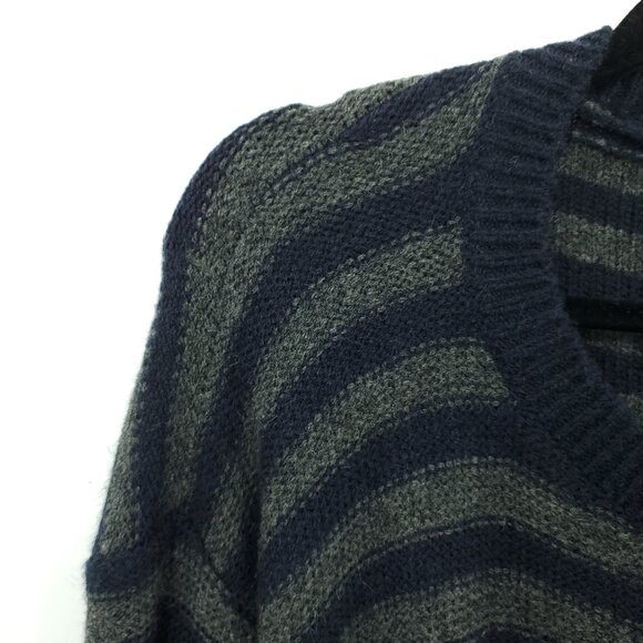 Vince Merino Wool/Camel Blend Slouchy Stripe Sweater M Black/Gray - Picture 6 of 16